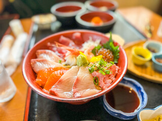 Japanese Seafood Rice Bowl / Kaisendon