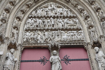 Portail gothique de la cathédrale à Rouen en Normandie. France