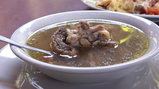 sopa de costilla caldo colombiano