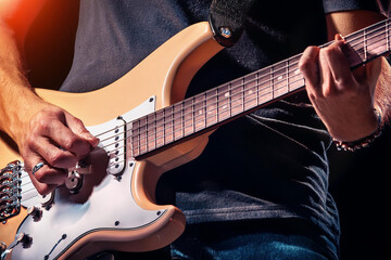 Fototapeta premium Musicien jouant de la guitare électrique