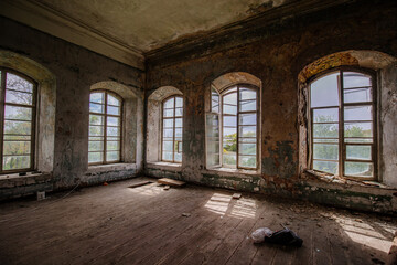 Obraz premium Old abandoned historical mansion. Former Former Aleksino Estate in Smolensk Oblast