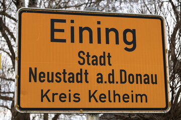 Stadteingangsschild von Eining, einem Stadtteil von Neustadt an der Donau in Bayern