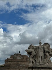 monument to the discoveries city