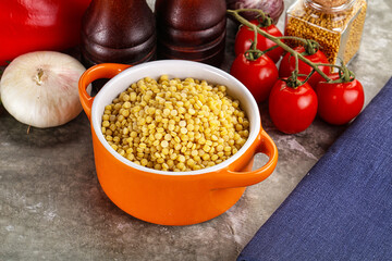 Dry ptitim heap in the bowl