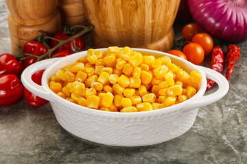 Sweet canned ripe corn grain