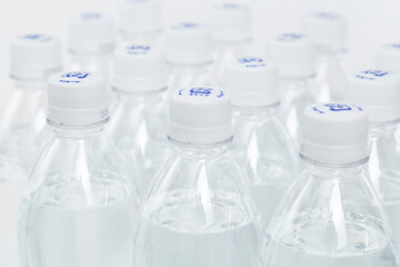 白背景にボトルドウォーター