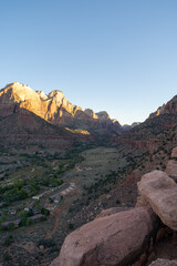 Obraz premium Stunning views of red rock mountains at Zion National Park, Utah.