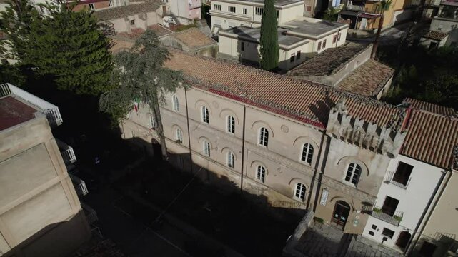 drone, vista su Collesano, Sicilia, Italia

