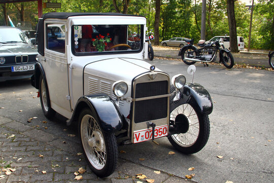 Reichenbach-im-Vogtland, Germany - August 31, 2024: Vintage cars on display at the annual Oldtimer Club meeting. The BMW Dixi was the first car produced by Bayerische Motoren Werke.