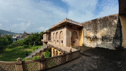 Maharaniyon Ki Chhatriyan, the archaeological site features traditional funeral monuments honoring royal women of the past.