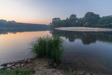 river in the city 