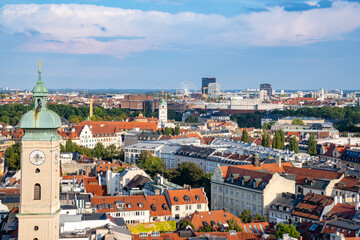 Obraz premium Panoramic view from the tower of the old Peter past the Church of holy spirit over Munich, Bavaria, Germany