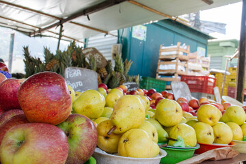 Frutas tropicais maça e pera