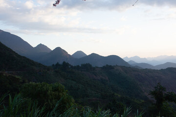 Entardecer de cima das montanhas 