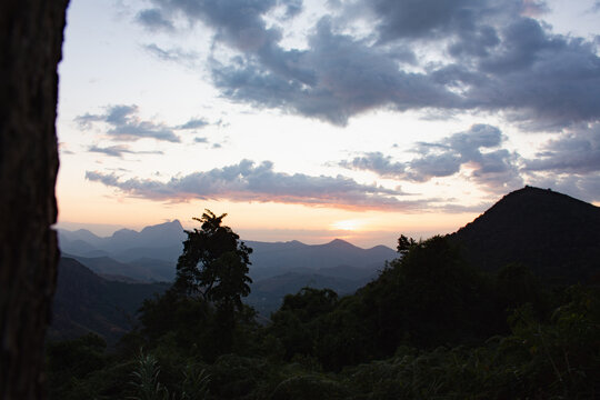 Por do sol nas montanhas