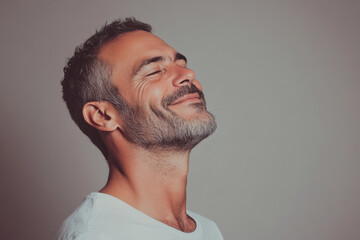 Obraz premium a close up of a smiling man's face