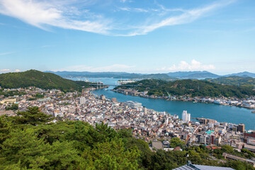 千光寺公園からの眺め。尾道水道と尾道の町並み(広島県尾道市)