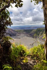 Obraz premium Portrait view of Kilauea Iki Crater in Hawaii