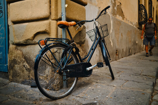 Abandoned bike in the streets of Florence