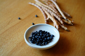 黒ささげ(てんこ小豆)と鞘