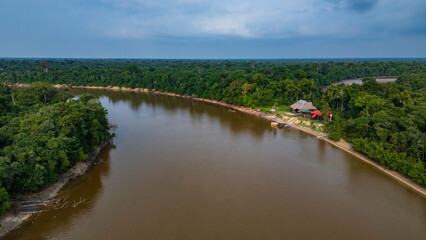 Fototapeta premium NANAY RIVER IN THE PERUVIAN AMAZON DURING THE DRY SEASON OF THE RIVERS, AMAZONIAN BEACHES IN THE JUNGLE AND DROUGHT OF THE RIVERS, CONSEQUENCE OF THE DROUGHT OF THE RIVERS IN THE AMAZON