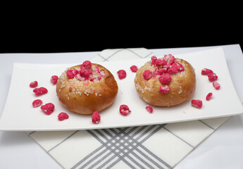 2 brioches aux pralines