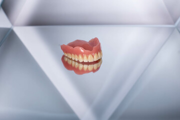 Full acrylic upper jaw denture. © Nastasia