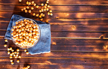 Cooked chickpeas in a glass bowl