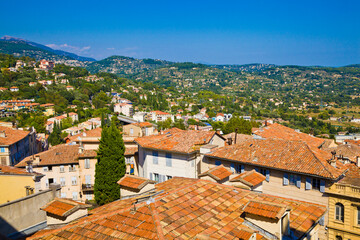 Obraz premium The old town city of Grasse, French Riviera.