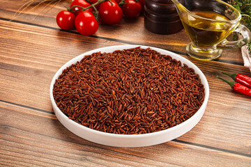 Red raw dry rice gor cooking