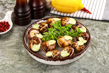 Fresnch escargort with basil butter