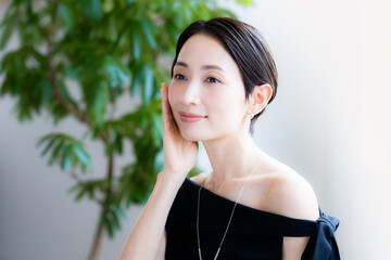 ミドル女性のビューティーイメージ