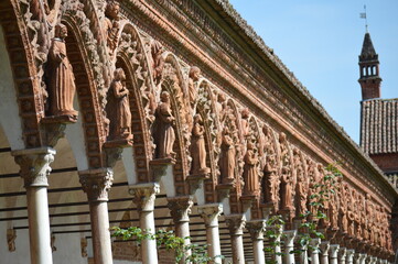 Certosa di Pavia,particolare del chiostro