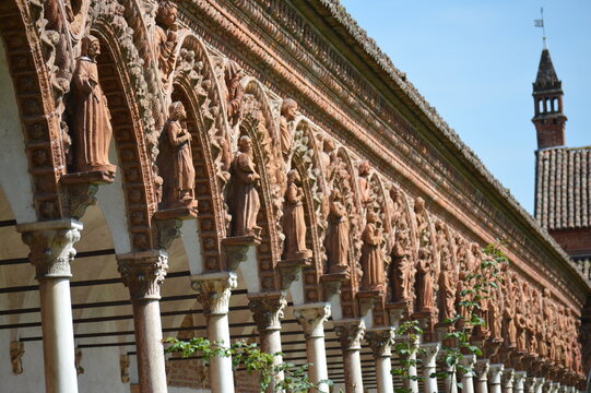 Certosa di Pavia,particolare del chiostro