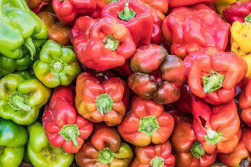 sweet, bell, green and red pepper at the farmers market