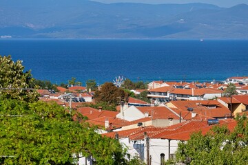 Obraz premium city old town and sea view in pefkochori, greece