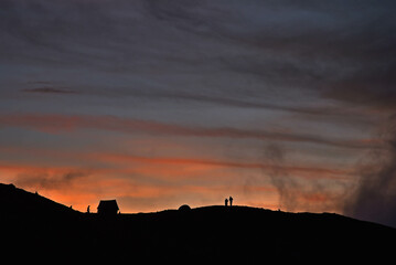 Obraz premium sunset over the mountains