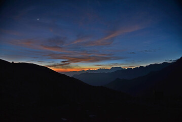 Obraz premium sunset over the mountains