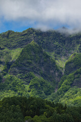 Naklejka premium 日本 長野県長野市鬼無里の大望峠から眺める戸隠連峰の西岳