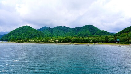 栃木県日光市の遊覧船から見た中禅寺湖の風景