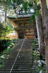 趣ある日本の山寺、伝統建築