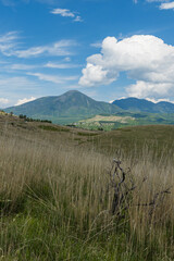 日本　長野県諏訪市の霧ヶ峰富士見台のビーナスライン沿いにある展望台から見える茅野山