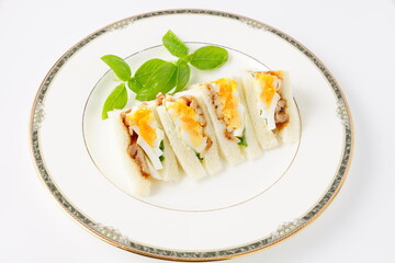 チキンと玉子のサンドイッチ