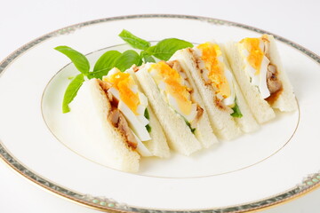 チキンと玉子のサンドイッチ