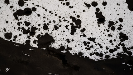 飛び散る黒インク