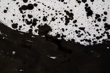 飛び散る黒インク