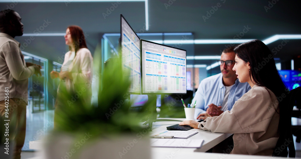 Aufkleber People Working With Spreadsheet Data