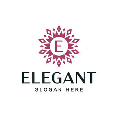 Fototapeta premium Ornamental Crest Design Template for Premium Business Identity