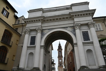 Savigliano, l'Arco di Piazza Santarosa - Cuneo, Piemonte