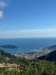 Obraz premium view of the sea from the top of the mountain